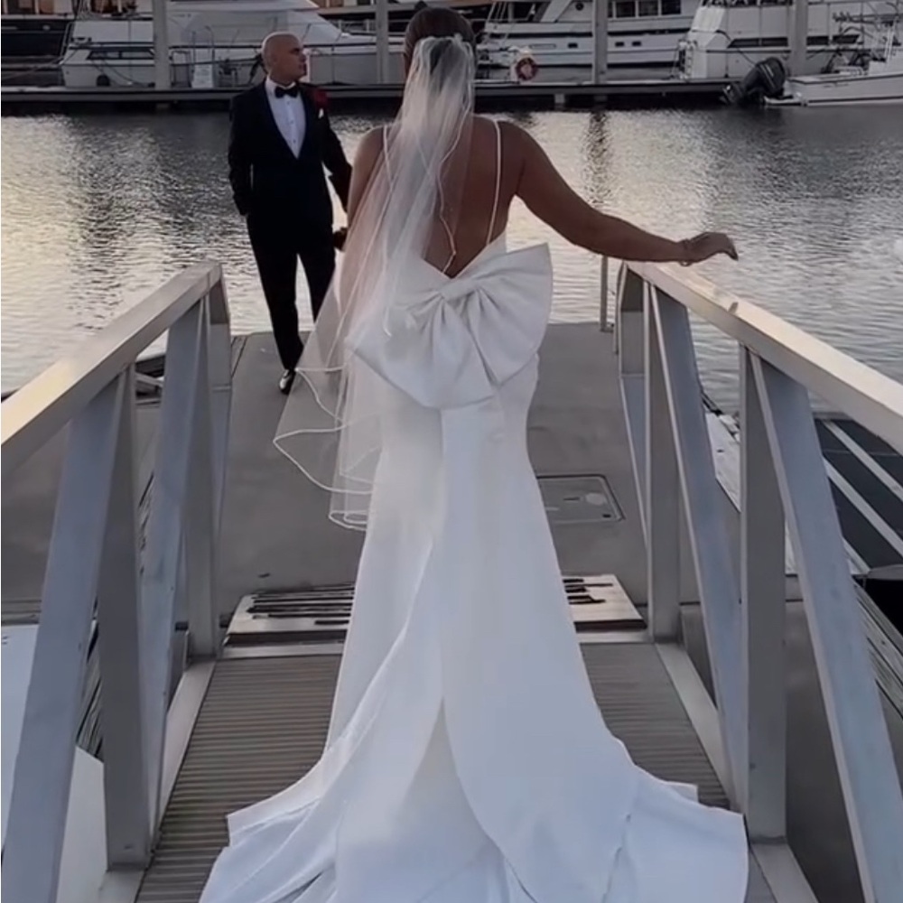 Elegant White Sarah Seven Wedding Dress with Bow